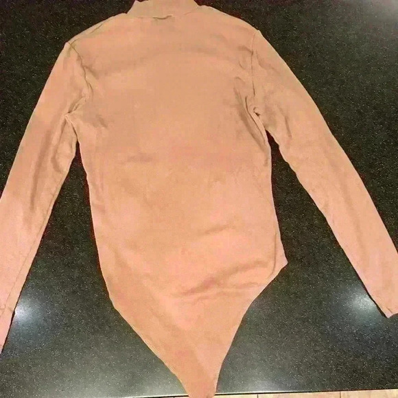 H&M ribbed cotton bodysuit in tan color - Picture 2 of 4